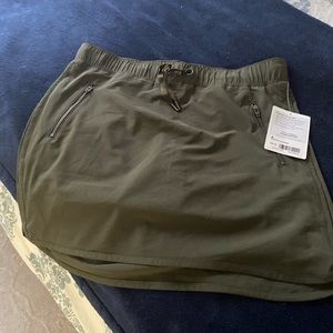 Athleta || Stretch In Skort Size Small NWT